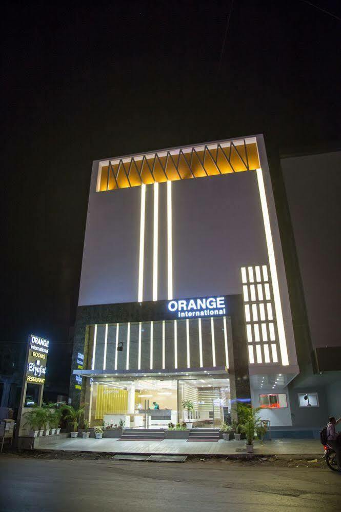 Hotel Orange International Surat Dış mekan fotoğraf